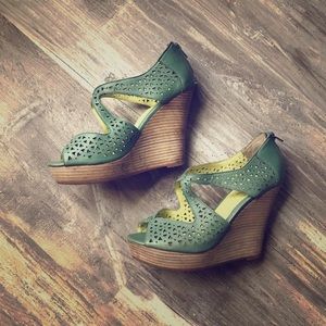 Adorable Seychelles Wedges